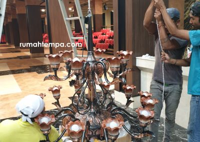 Pemasangan Lampu Robyong di Mabes AD, Jakarta.