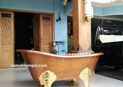 Bathtub Tembaga Kaki Macan