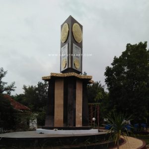 Pengrajin Tugu Adipura Kuningan