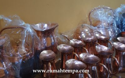 Pengrajin Teko Tembaga