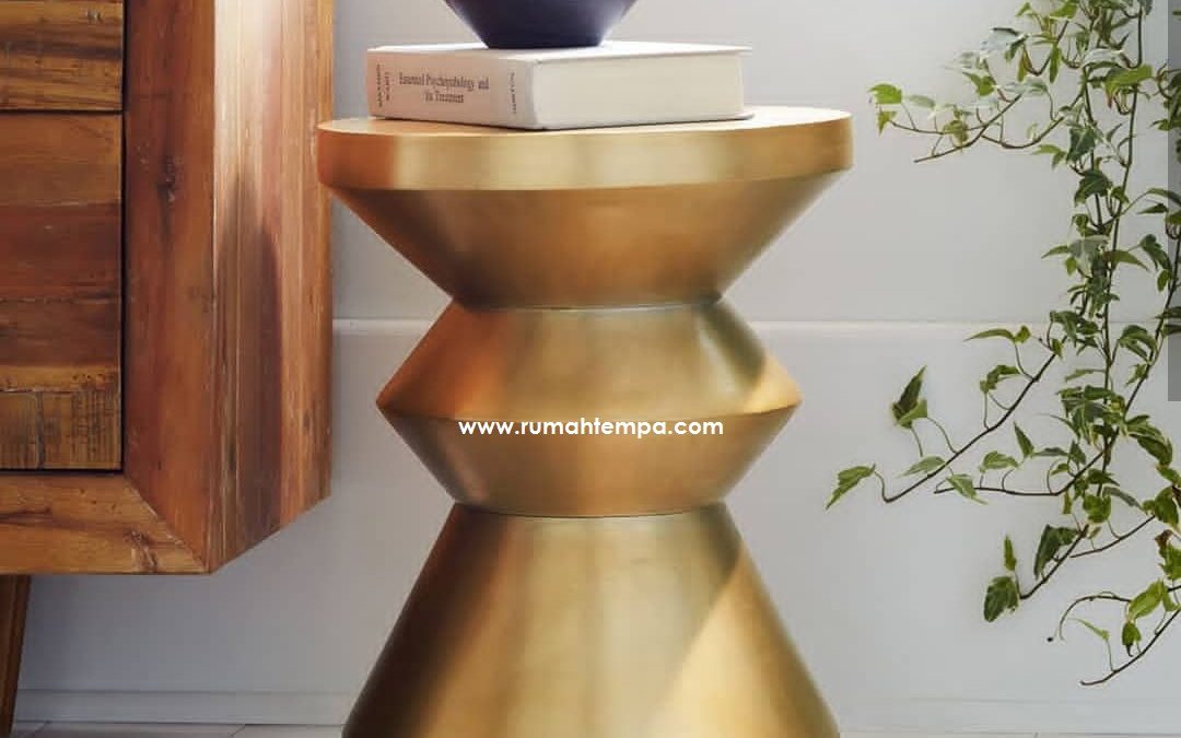 Meja Kuningan Minimalis