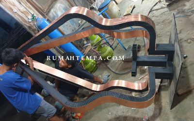 Kerajinan Monumen Tembaga