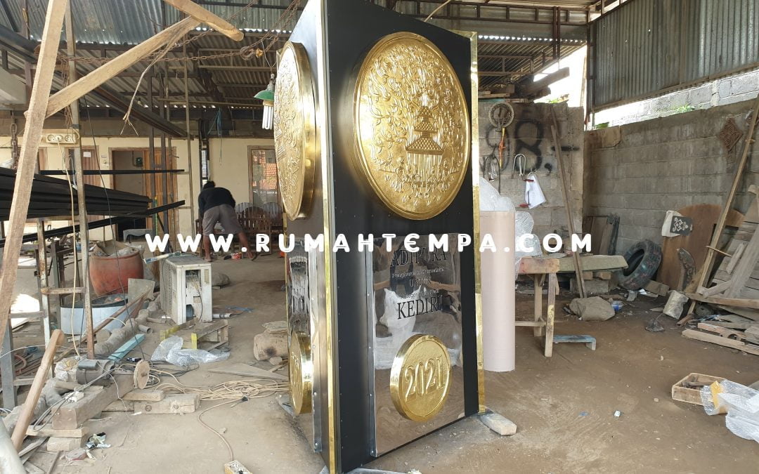 Kerajinan Tugu Adipura Kuningan