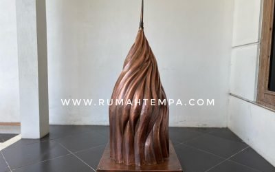 Pengrajin Tugu Tembaga