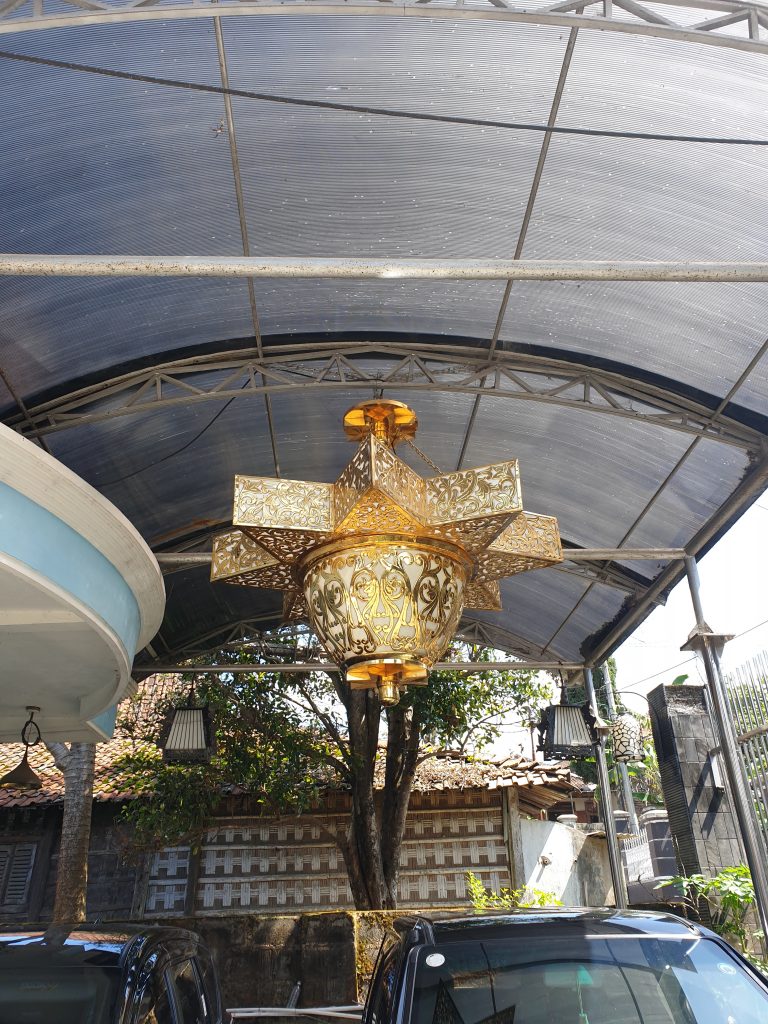 lampu gantung masjid kuningan