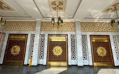 Replika Pintu Masjid Nabawi