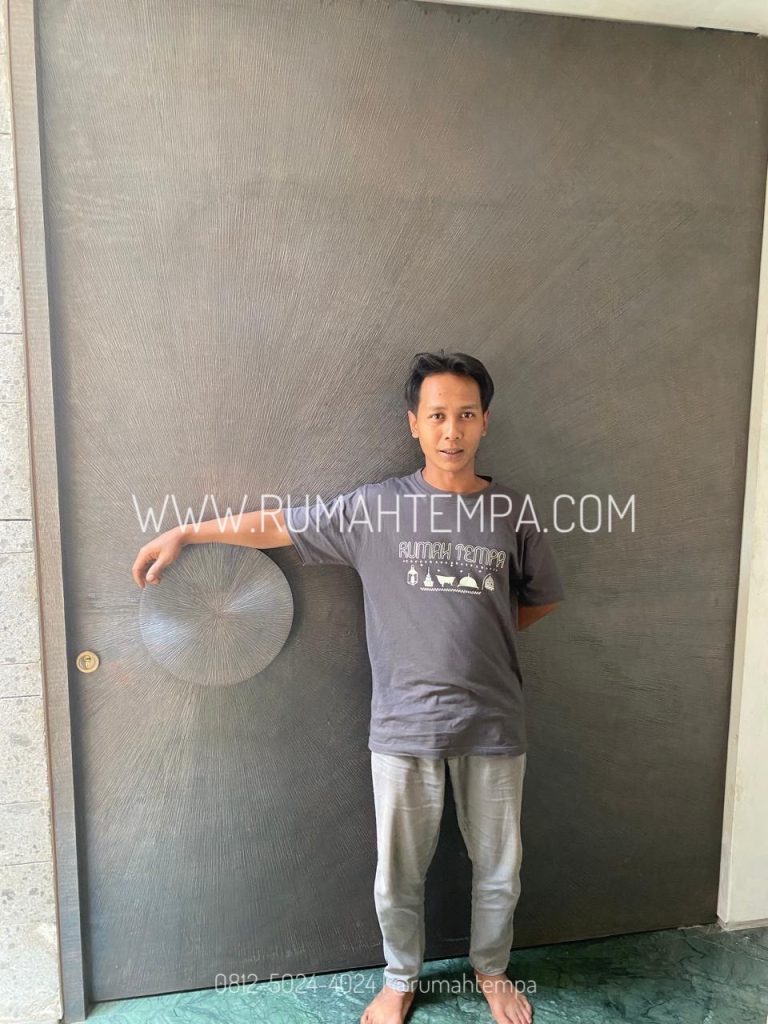 kerajinan pintu tembaga