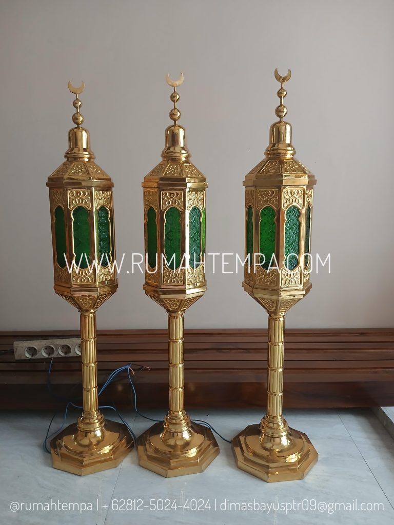 replika lampu hijr ismail