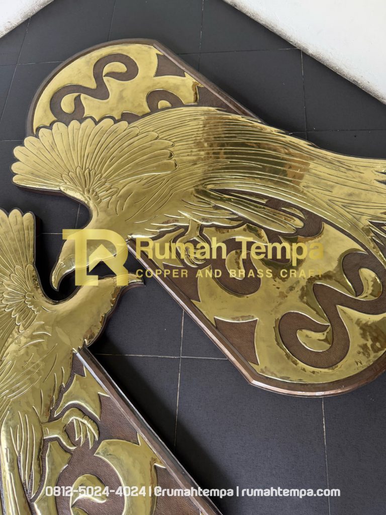 walldecor kuningan tembaga