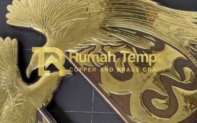 Pengrajin Relief Kuningan