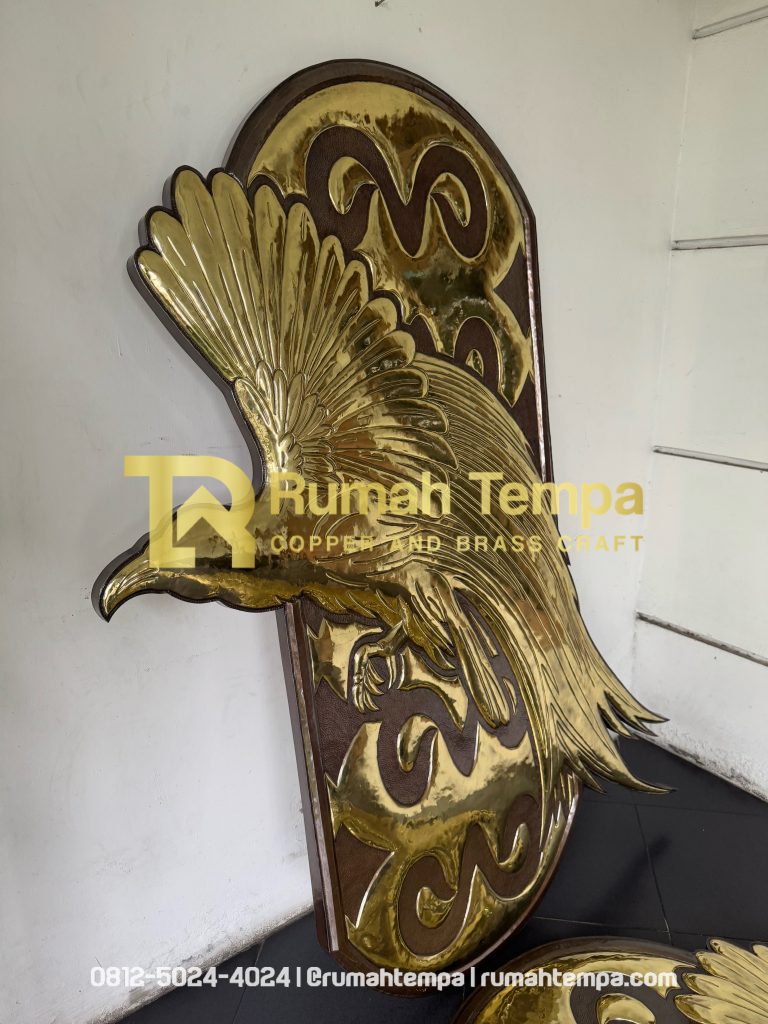 relief bahan kuningan