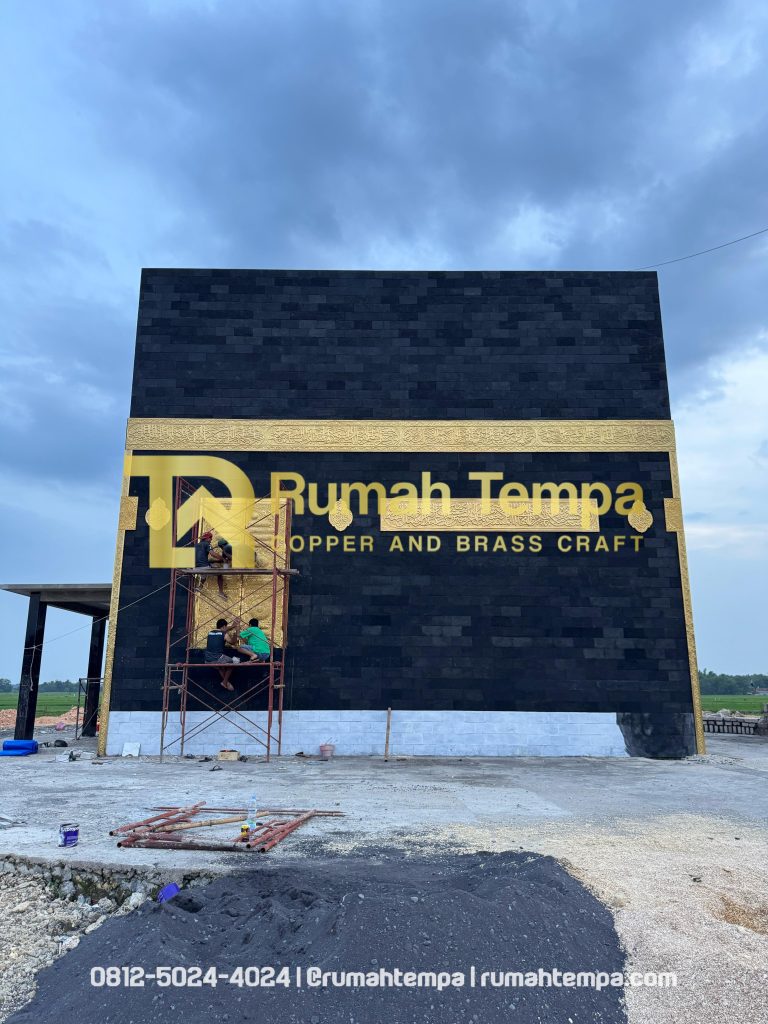 replika kaligrafi ka'bah