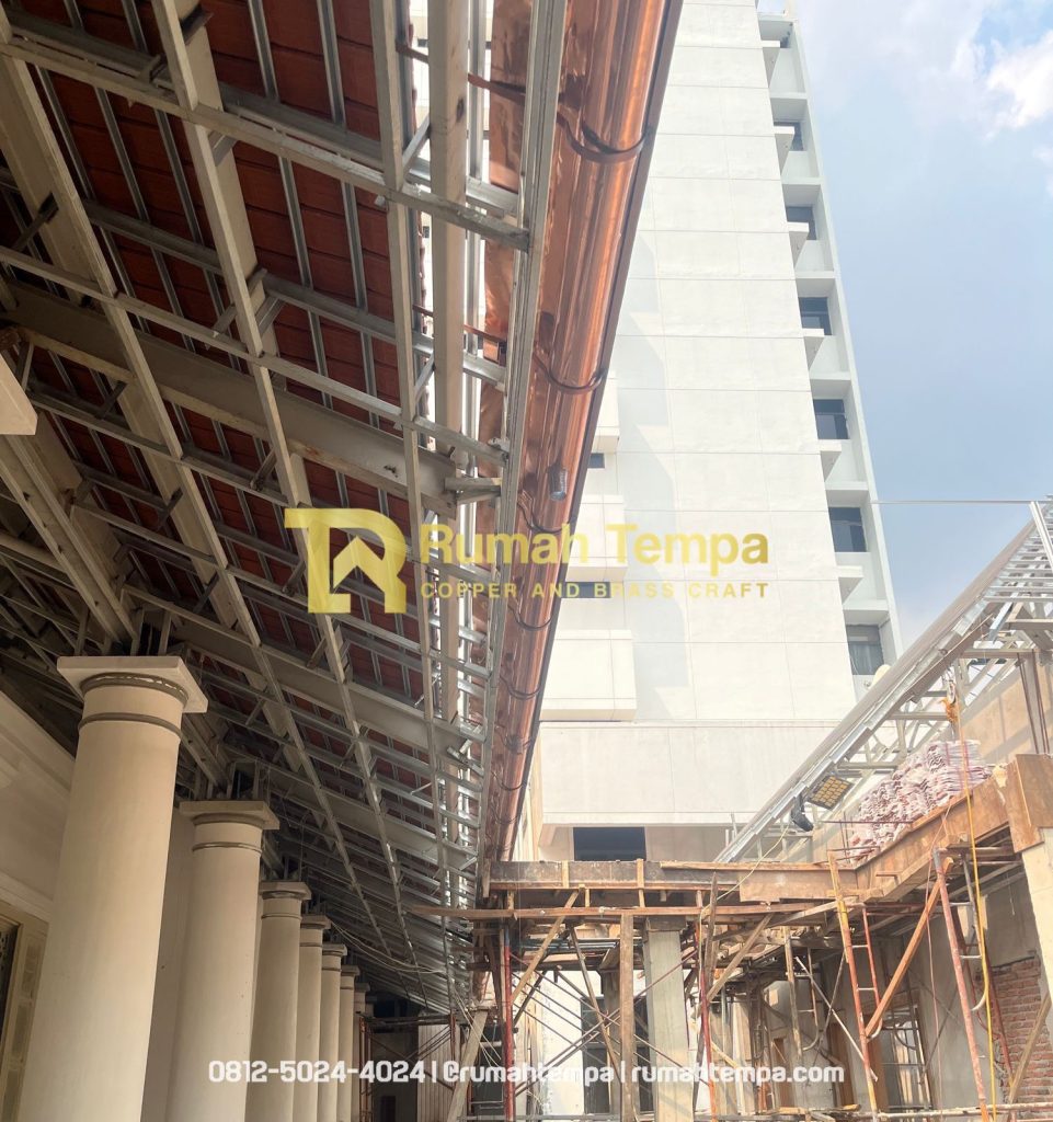 kerajinan talang air tembaga