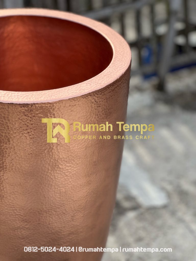 kerajinan gentong air tembaga