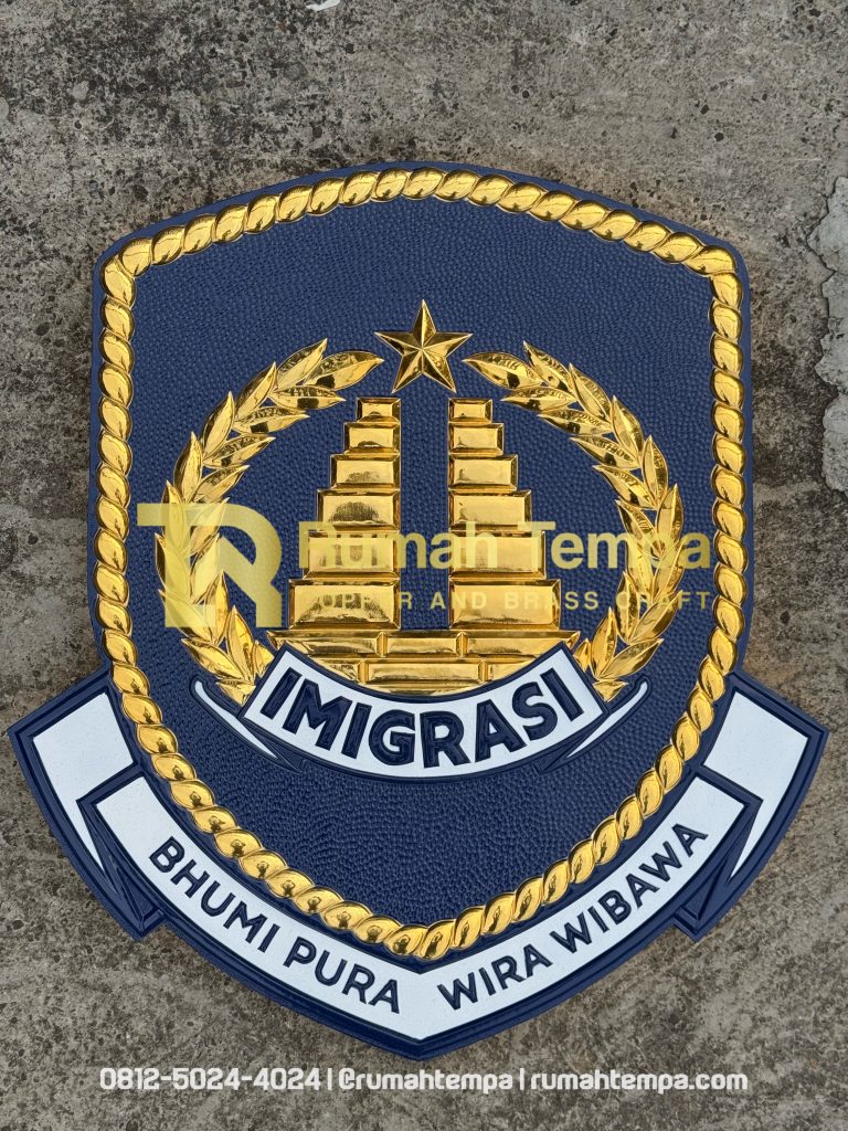 logo imigrasi bahan kuningan