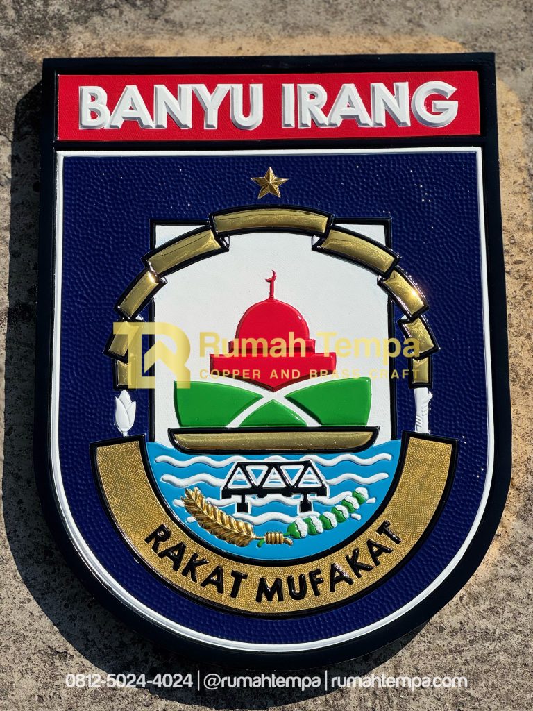 kerajinan logo kuningan