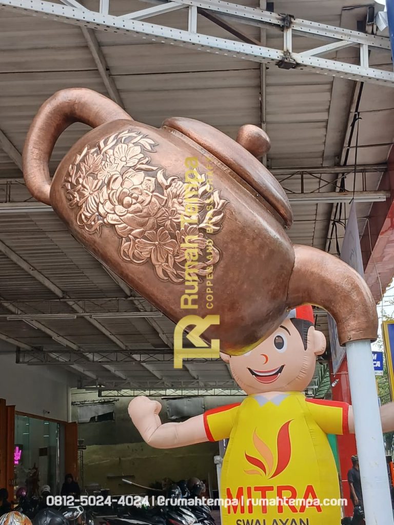 pengrajin teko tembaga