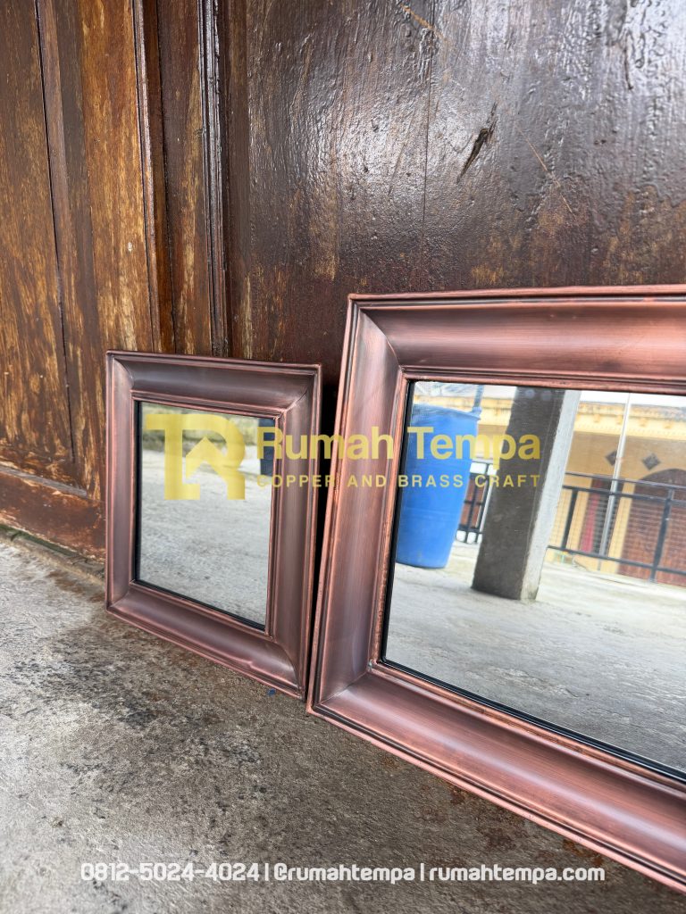 cermin persegi bahaan tembaga
