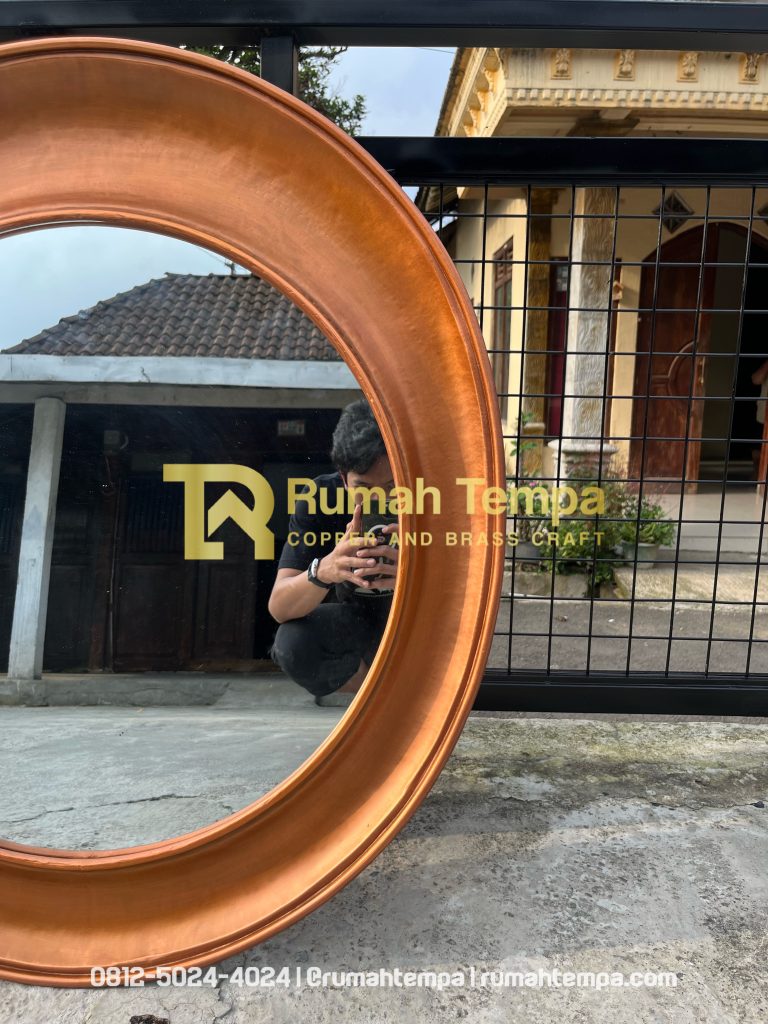 pengrajin cermin tembaga