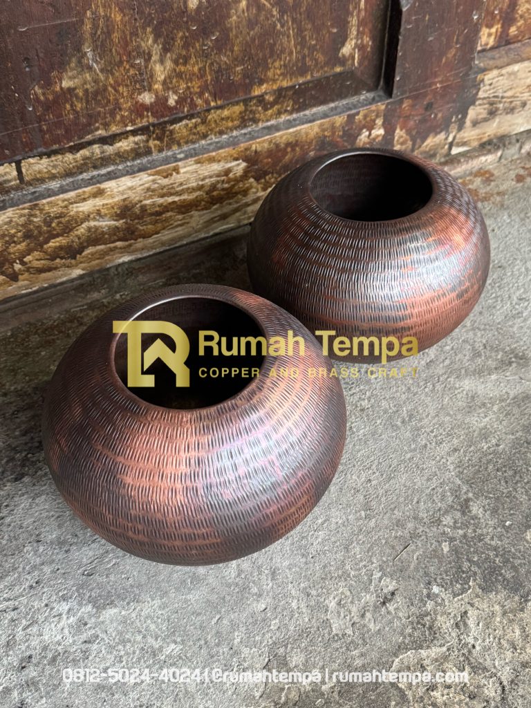 vas tembaga antik
