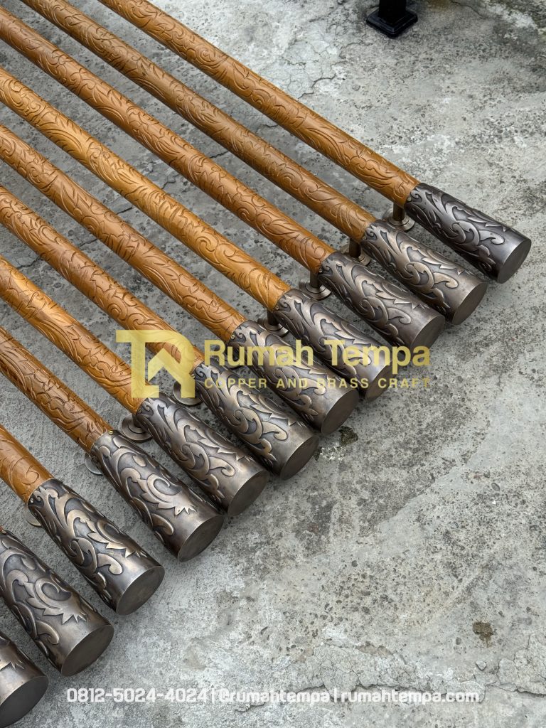 pengrajin handle pintu kuningan