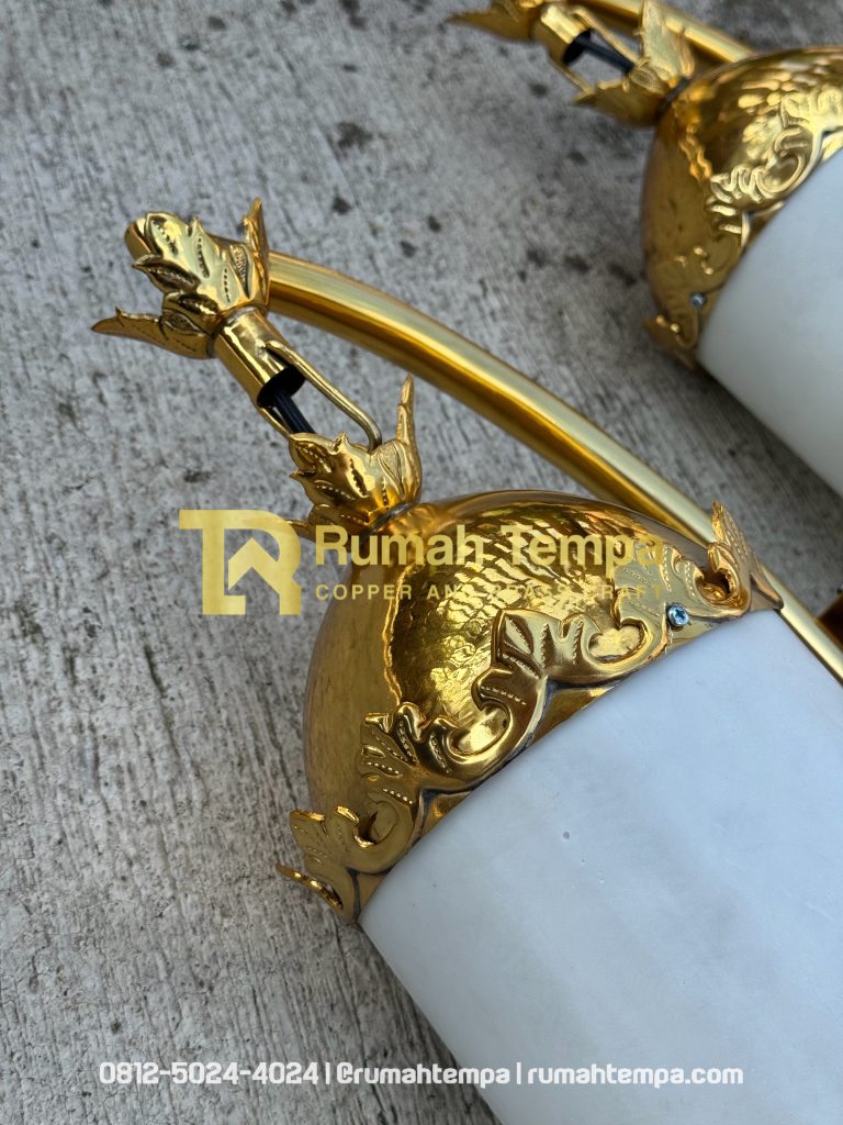lampu dinding hias bahan kuningan