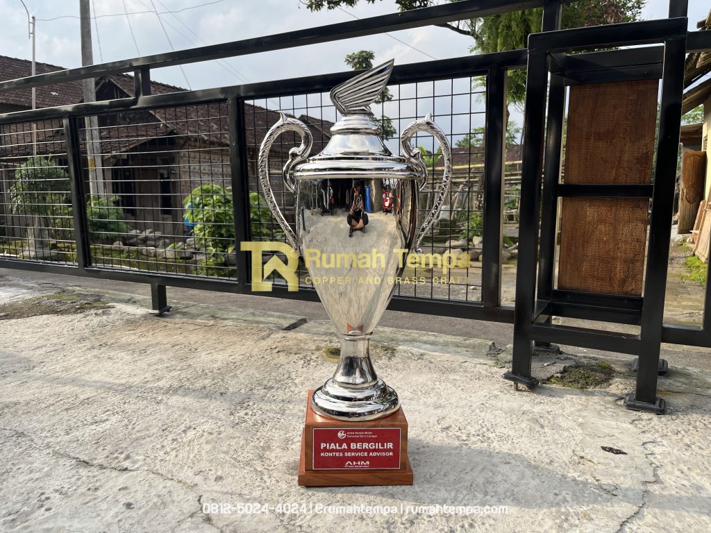 custom piala kuningan