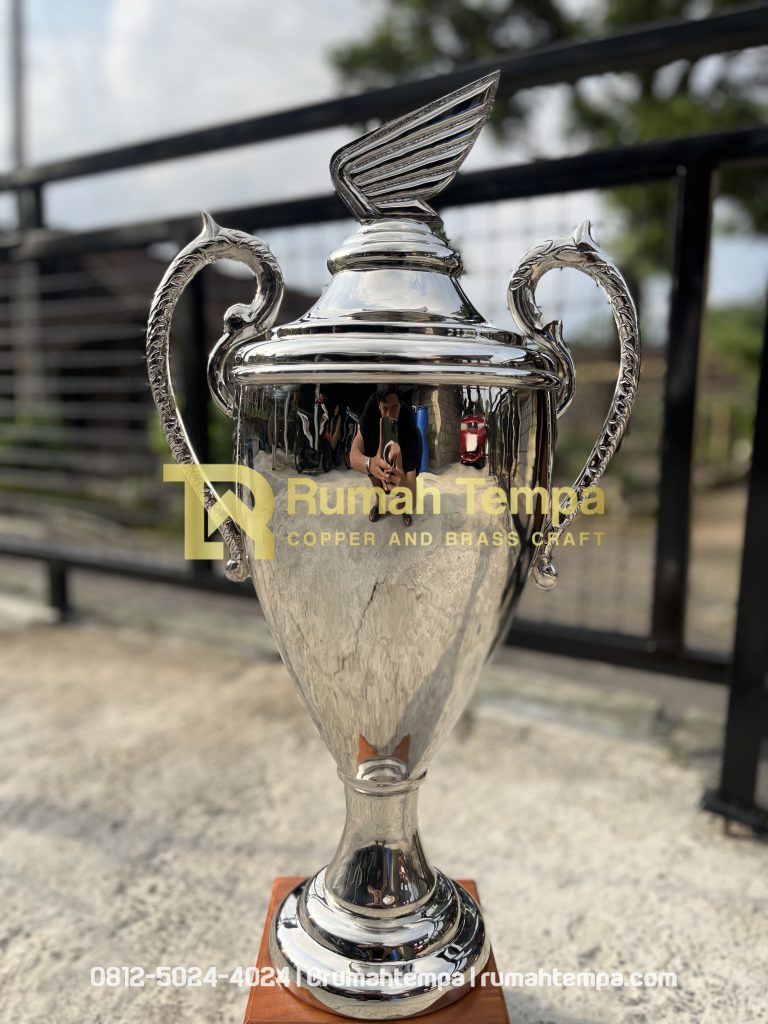 piala kuningan chrome